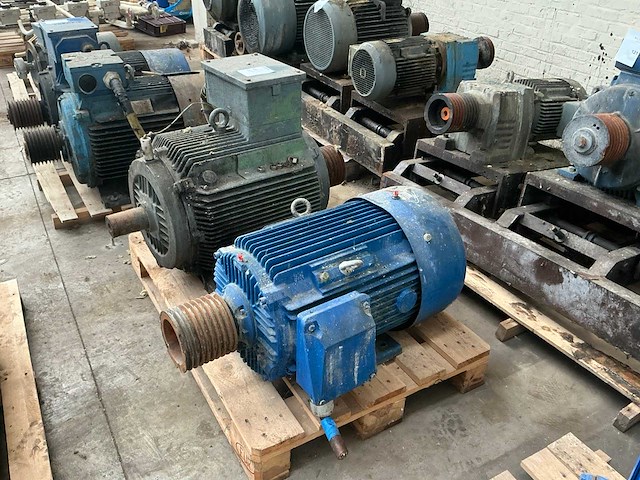 Diverse elektromotoren (2x) - afbeelding 2 van  4