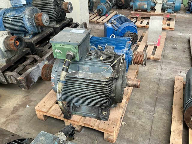 Diverse elektromotoren (2x) - afbeelding 3 van  4