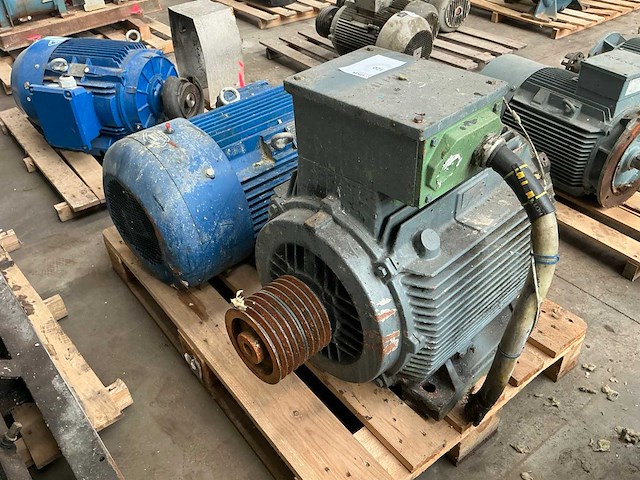 Diverse elektromotoren (2x) - afbeelding 4 van  4