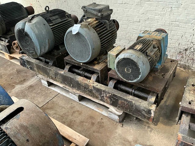 Diverse elektromotoren (3x) - afbeelding 6 van  6