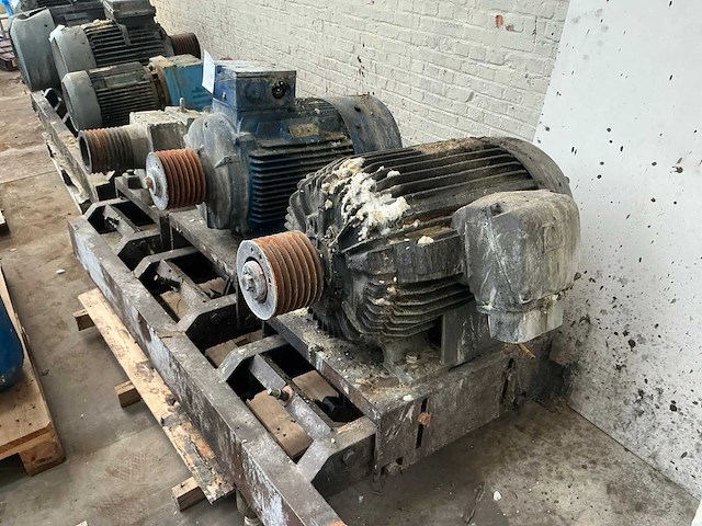 Diverse elektromotoren (3x) - afbeelding 3 van  4