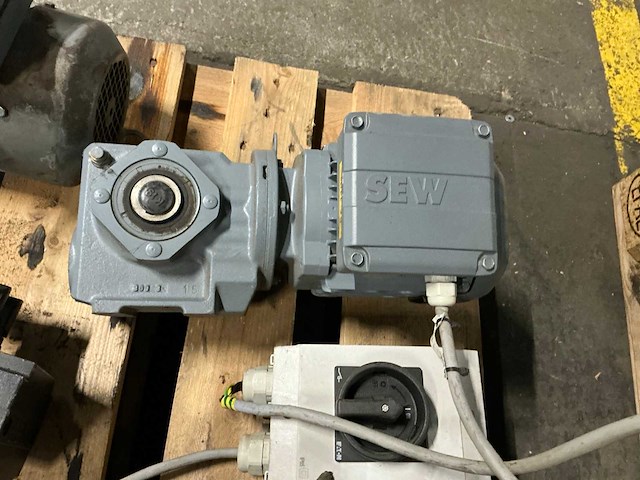 Diverse elektromotoren (8x) - afbeelding 5 van  10