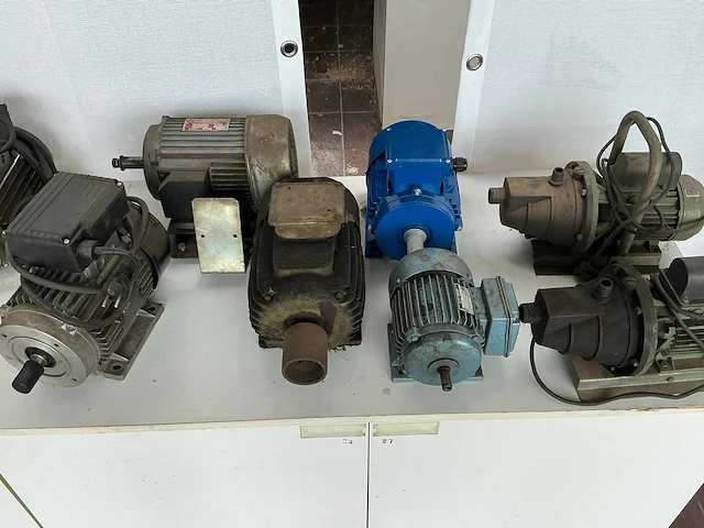 Diverse elektromotoren (9x) - afbeelding 4 van  5