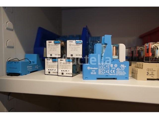 Diverse elektronische modules en connectoren - afbeelding 9 van  20