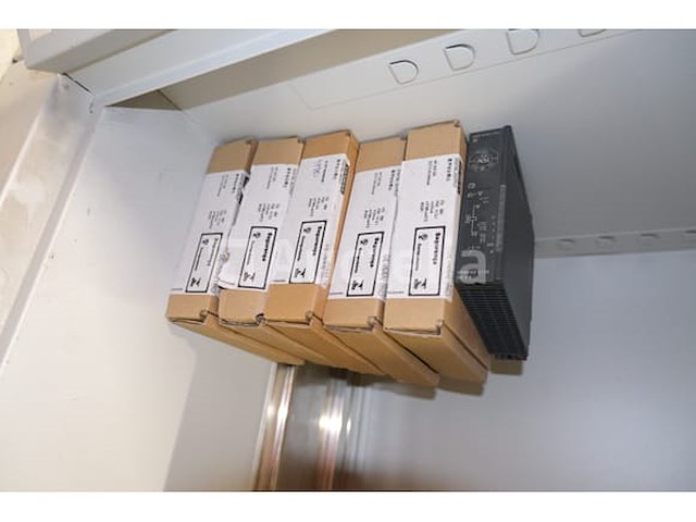 Diverse elektronische modules en connectoren - afbeelding 9 van  13