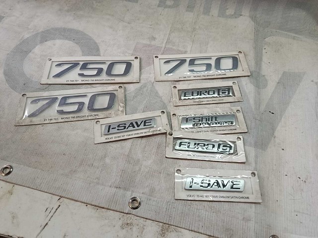 Diverse emblemen/plaatjes volvo (8x) - afbeelding 1 van  2
