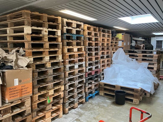 Diverse (euro)pallets (98x) - afbeelding 1 van  6