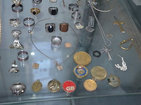 Diverse fantasiejuwelen en polshorloges - afbeelding 2 van  18