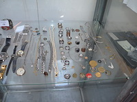 Diverse fantasiejuwelen en polshorloges - afbeelding 5 van  18