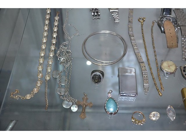 Diverse fantasiejuwelen en polshorloges - afbeelding 6 van  18