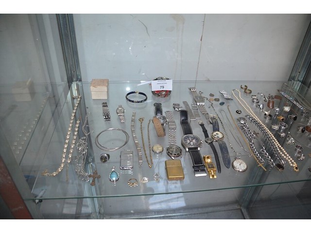 Diverse fantasiejuwelen en polshorloges - afbeelding 1 van  18