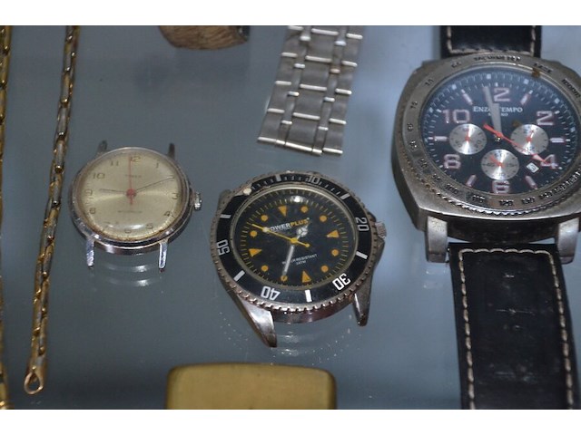 Diverse fantasiejuwelen en polshorloges - afbeelding 11 van  18