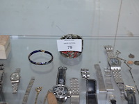 Diverse fantasiejuwelen en polshorloges - afbeelding 15 van  18