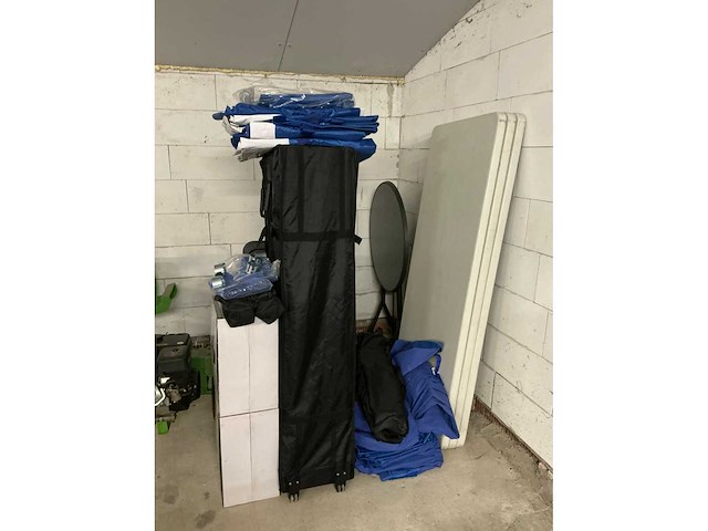 Diverse feestmaterialen - afbeelding 1 van  7