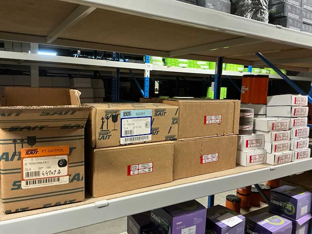 Diverse fiberschijven en lamellen schuurcylinders - afbeelding 1 van  9