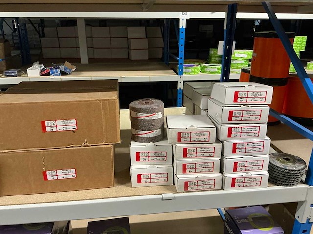 Diverse fiberschijven en lamellen schuurcylinders - afbeelding 6 van  9