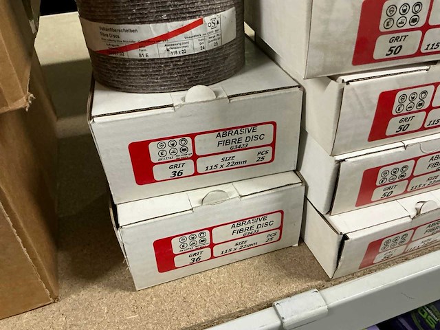 Diverse fiberschijven en lamellen schuurcylinders - afbeelding 8 van  9