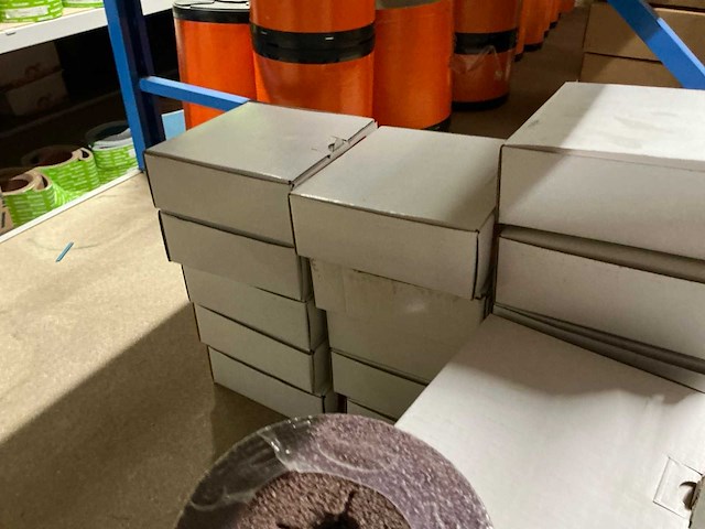 Diverse fiberschijven en lamellen schuurcylinders - afbeelding 9 van  9