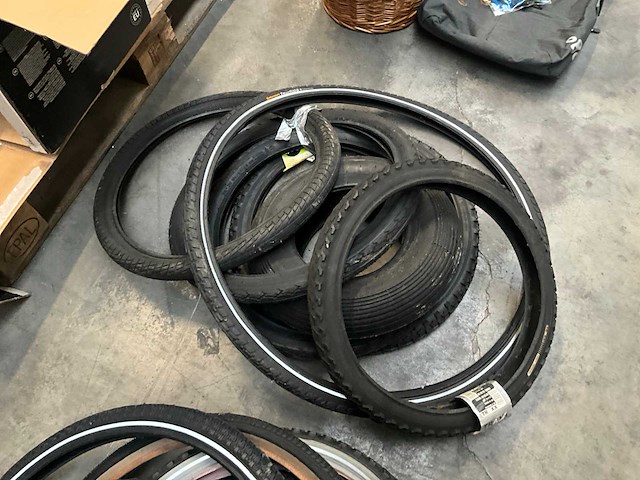 Diverse fietsaccessoires - afbeelding 16 van  17