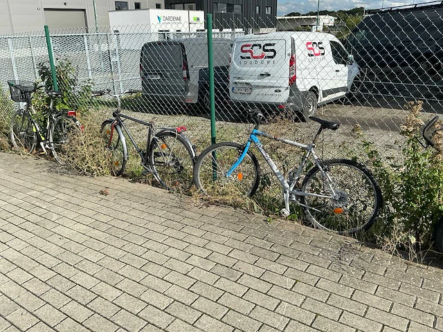 Diverse fietsen (3x) - afbeelding 1 van  11