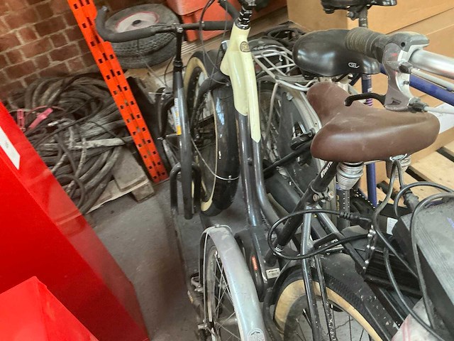 Diverse fietsen (4x) - afbeelding 4 van  5
