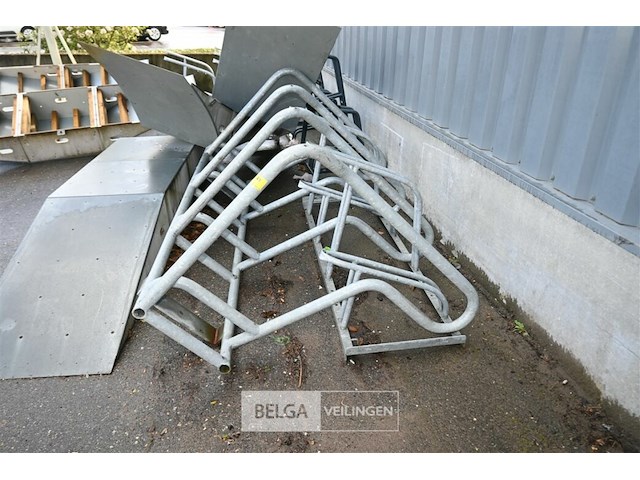 Diverse fietsenrekken - afbeelding 1 van  5