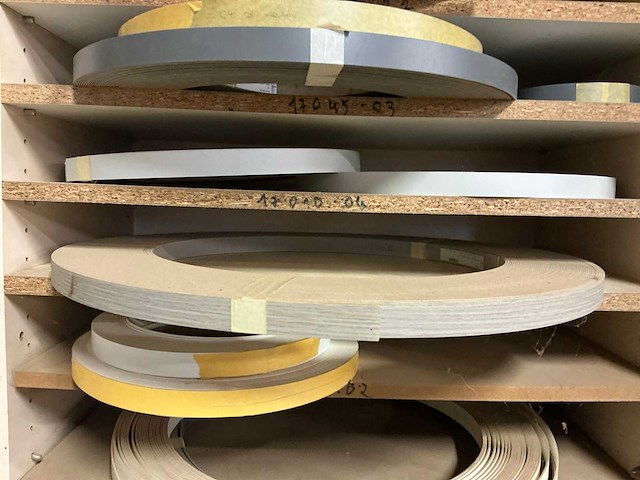 Diverse fineer en kantbanden - afbeelding 15 van  15