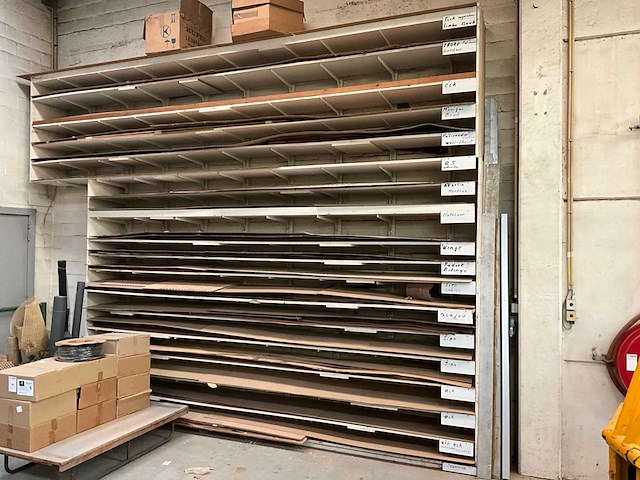 Diverse fineer voorraad - afbeelding 1 van  4