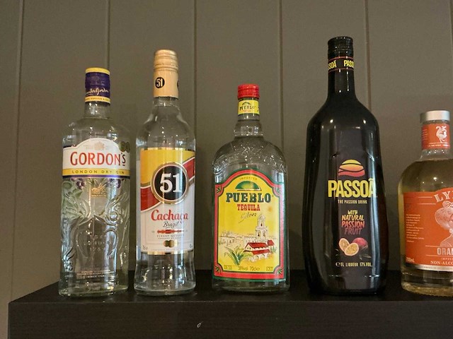 Diverse flessen geestrijke drank (11x) - afbeelding 2 van  2