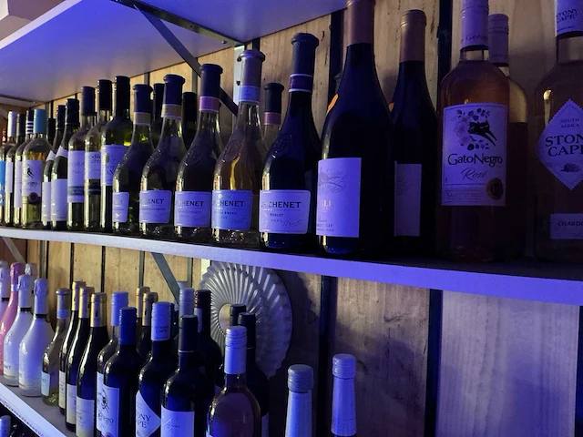 Diverse flessen wijn (225x) - afbeelding 4 van  8