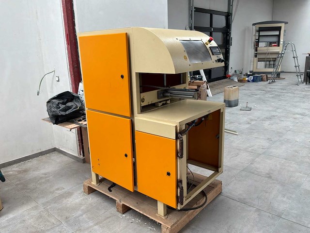 Diverse freesmachine - afbeelding 1 van  10