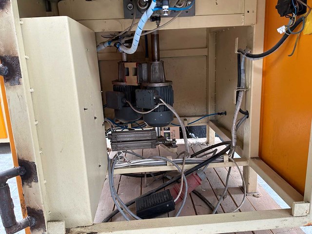 Diverse freesmachine - afbeelding 9 van  10