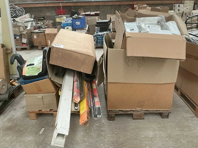 Diverse garage toebehoren - afbeelding 1 van  8