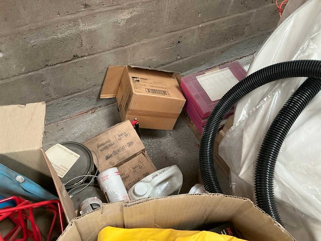 Diverse garage toebehoren - afbeelding 2 van  9