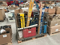 Diverse garagebenodigdheden - afbeelding 1 van  4