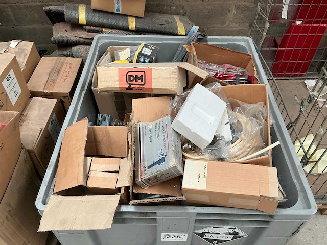 Diverse garagematerialen - afbeelding 2 van  9