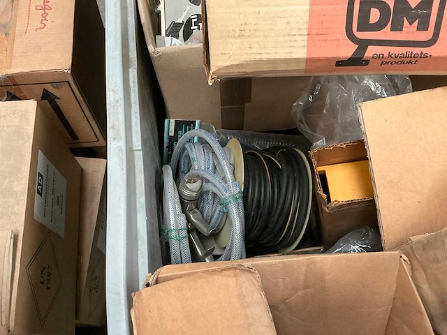 Diverse garagematerialen - afbeelding 5 van  9
