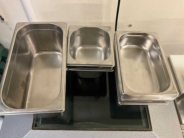 Diverse gastronormbak en schalen (160x) - afbeelding 2 van  2