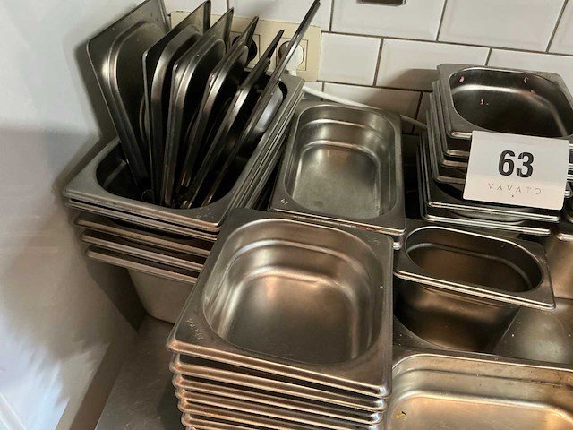 Diverse gastronormbakken (39x) - afbeelding 1 van  2