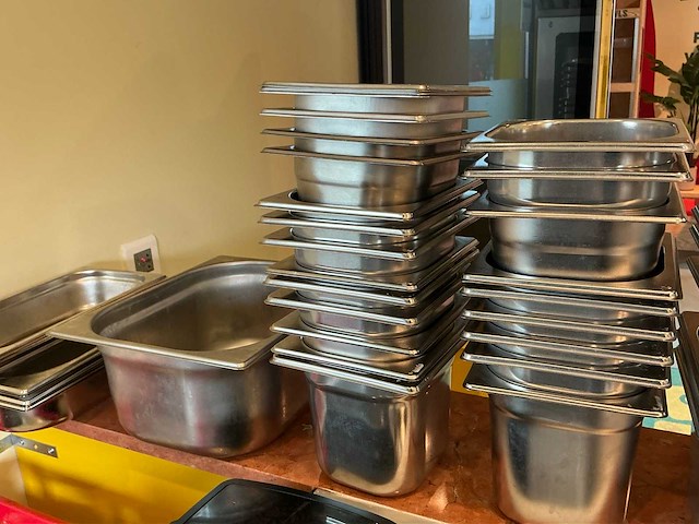Diverse gastronormbakken (88x) - afbeelding 3 van  6