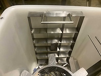 Diverse gedemonteerde rvs onderdelen van pompen - afbeelding 10 van  11