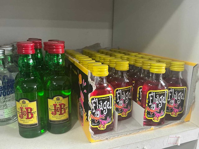 Diverse geestrijke dranken (155x) - afbeelding 4 van  4