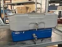 Diverse geldkoffers (2x) - afbeelding 1 van  4