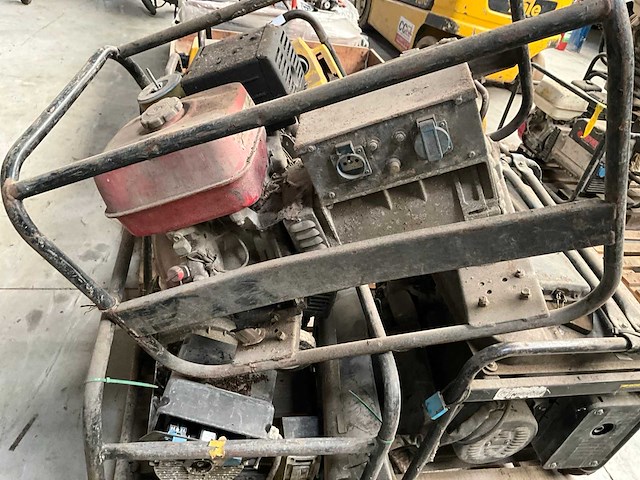 Diverse generatoren (defect) (16x) - afbeelding 7 van  20