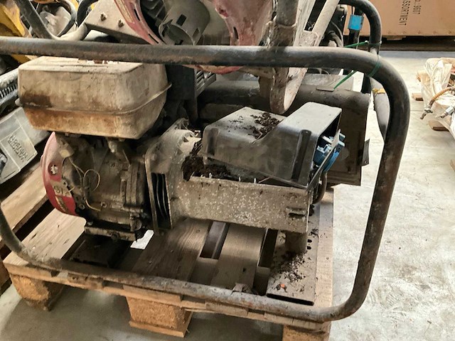 Diverse generatoren (defect) (16x) - afbeelding 14 van  20