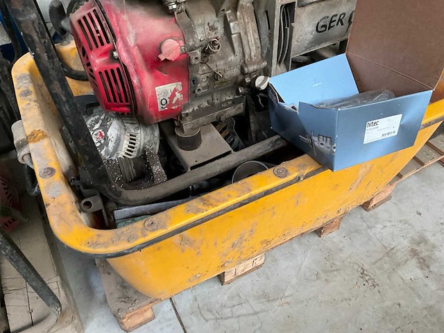 Diverse generatoren (defect) (16x) - afbeelding 11 van  20