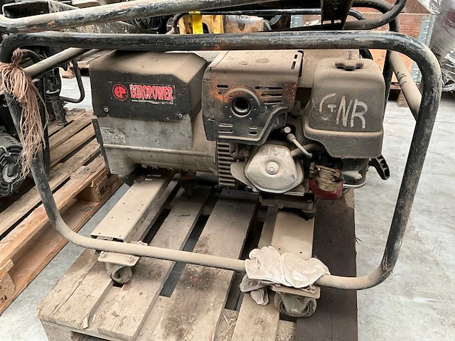 Diverse generatoren (defect) (16x) - afbeelding 19 van  20