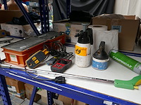 Diverse gereedschap items - afbeelding 1 van  6