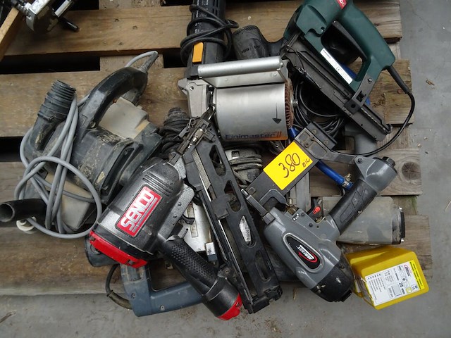 Diverse gereedschap - afbeelding 1 van  6