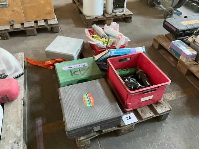 Diverse gereedschappen (15x) - afbeelding 1 van  12